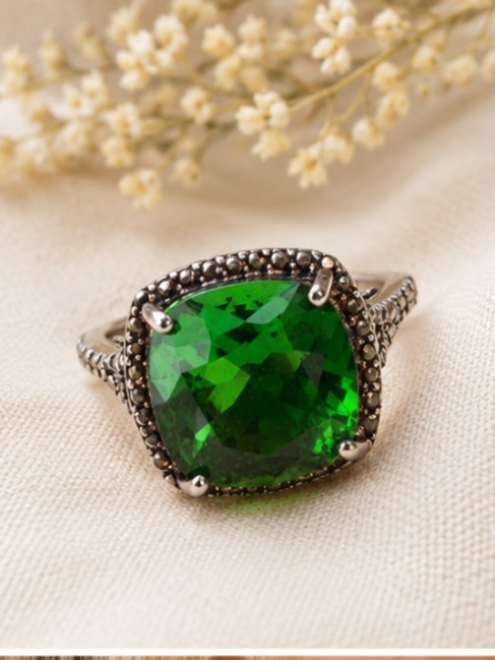 925 Elegant Green Gemstone Ring with Silver Band - Women's Jewelry - Picture 4 of 6